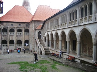 Corvin Castle-courtyard