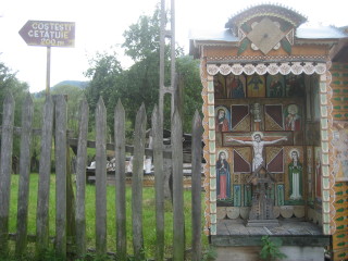 Costesti Citadel road