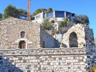 Castelmola, Castle