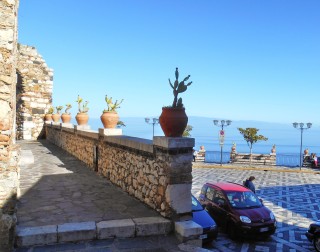 Castelmola, Piazza Saint Antonio