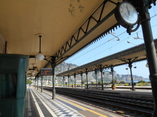 Giardini-Naxos, Train Station
