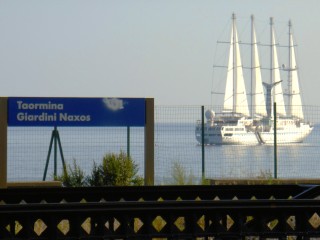Giardini-Naxos, Train Station