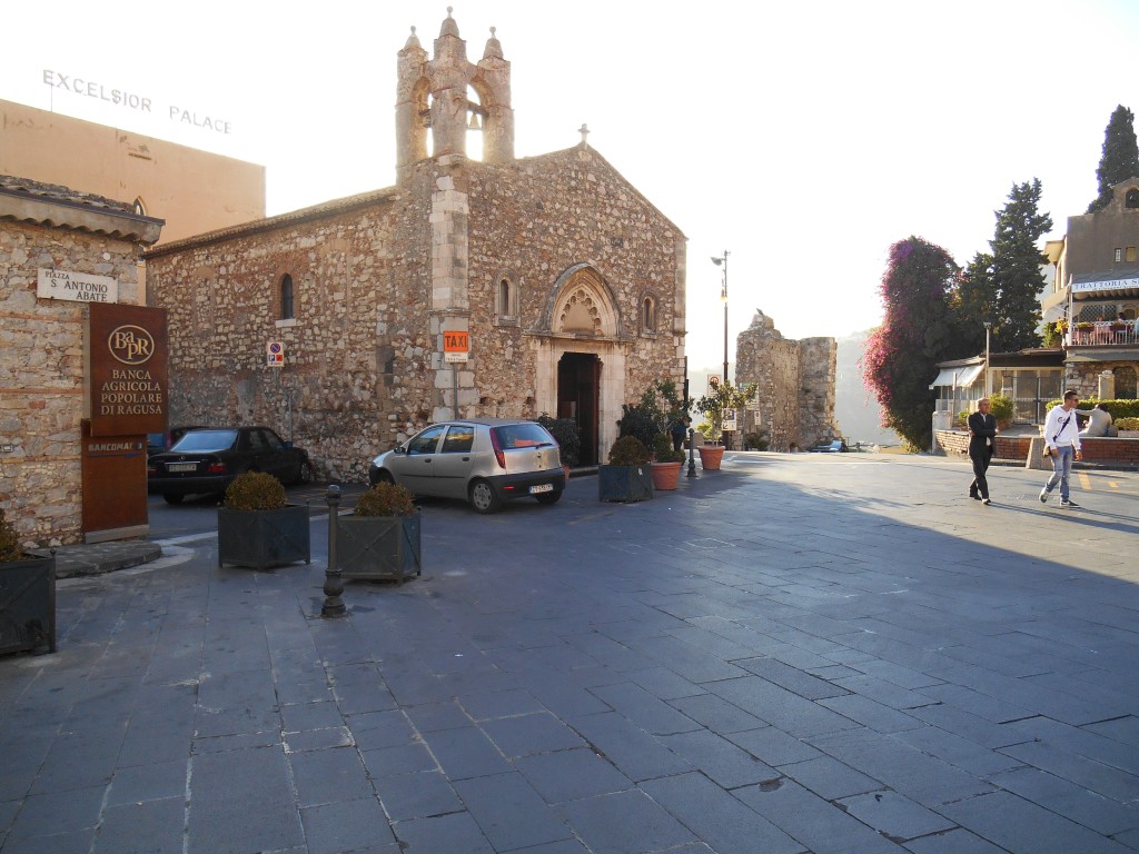 Plazza and church in Taormina