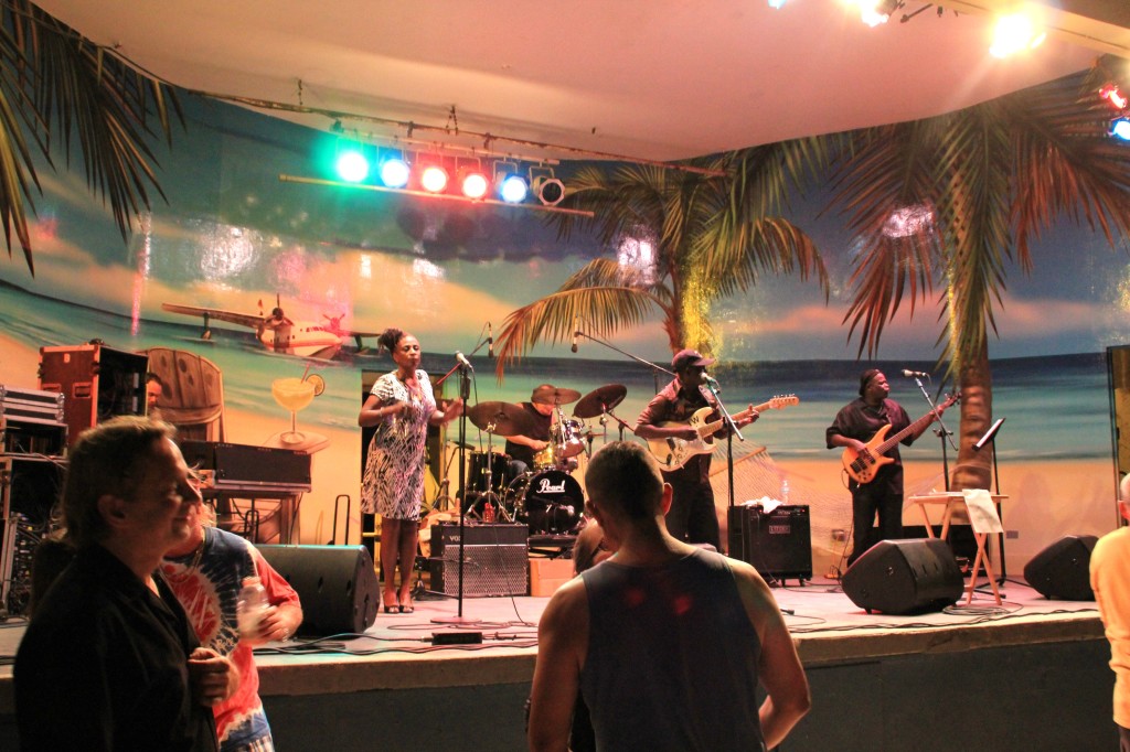 Live music in Hollywood Beach, Fl