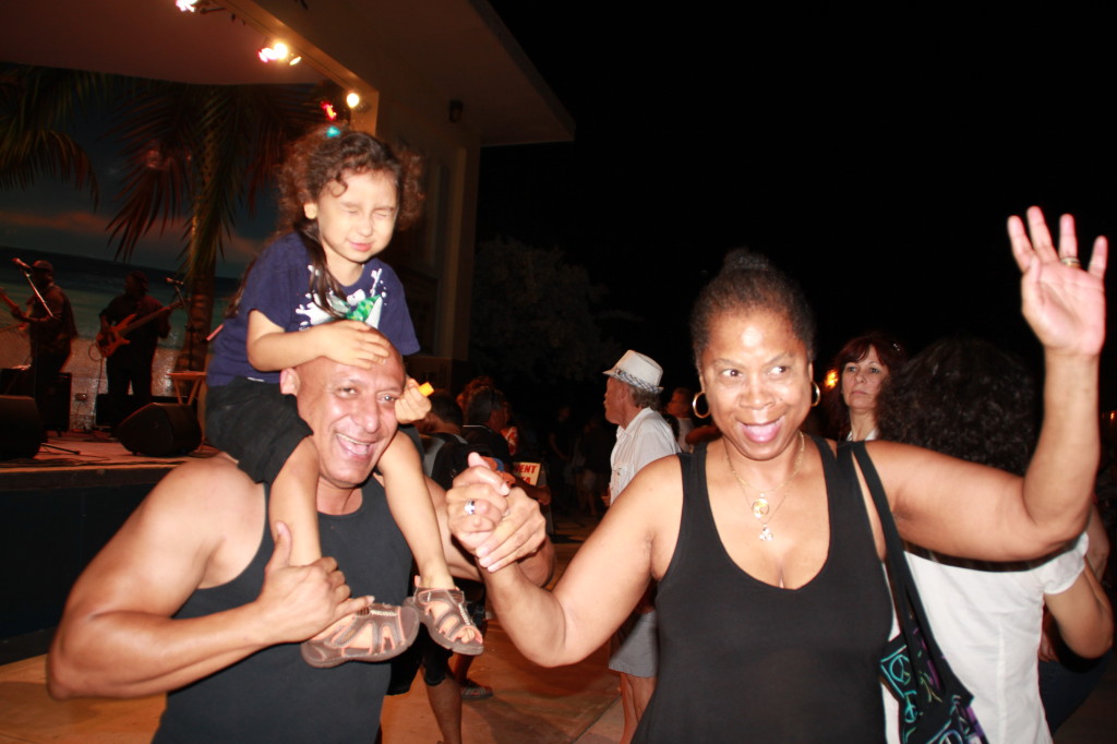 Fun and dance in Hollywood Beach, Fl