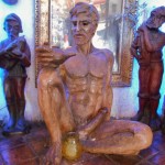 Turrisi Bar, wellcoming statues