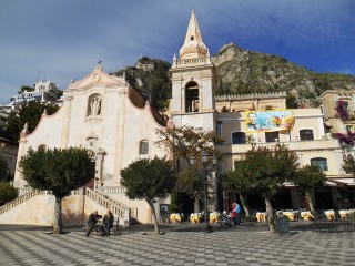 Piazza IX Aprile in Taormina